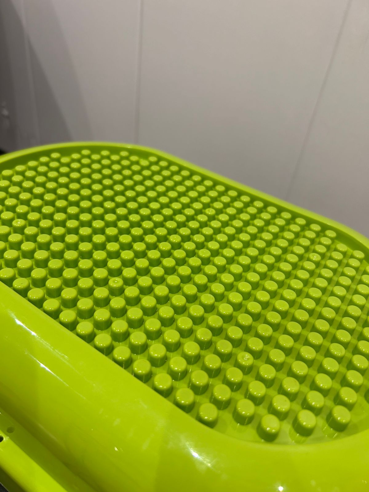 rolling building blocks bin with green build-on lid and wheels