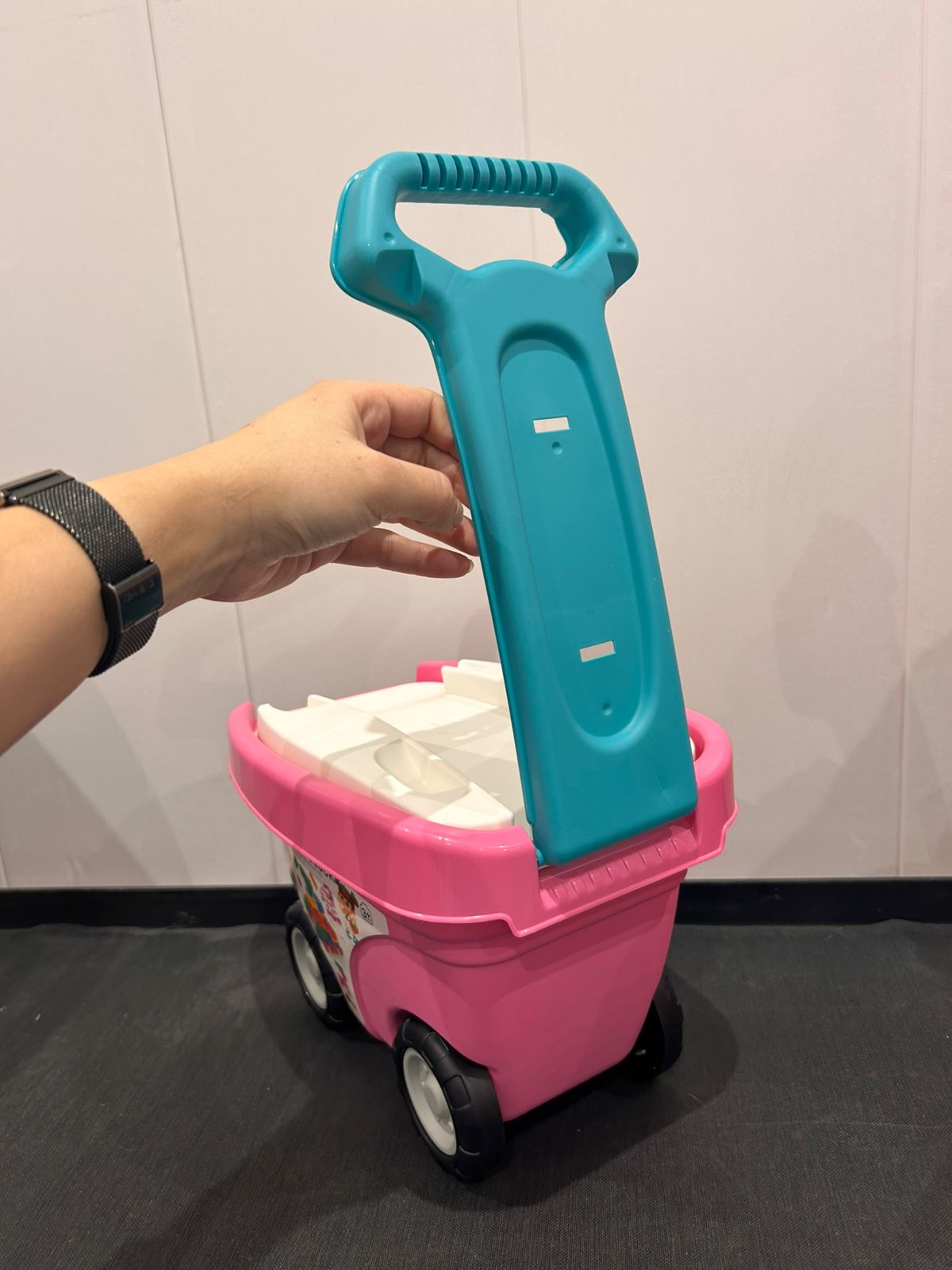 Rolling Building Blocks Trolley 168pcs (Ages 3+) Pink | C963257 | CityGo